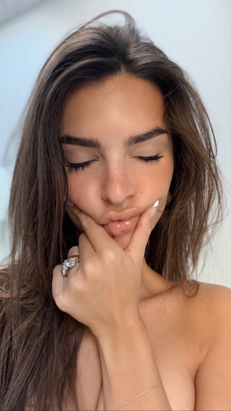 Emily Ratajkowski
