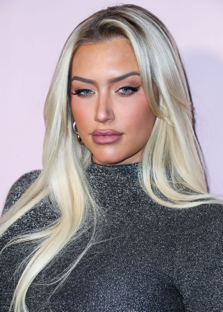 Anastasia Karanikolaou Anastasia Karanikolaou