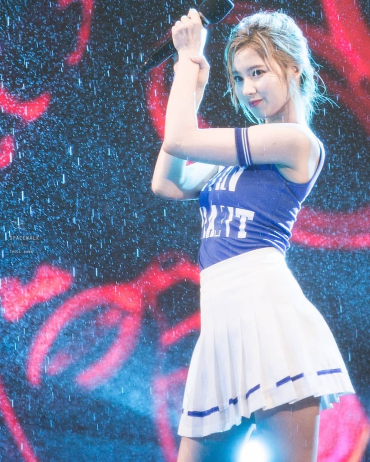 Minatozaki Sana Minatozaki Sana