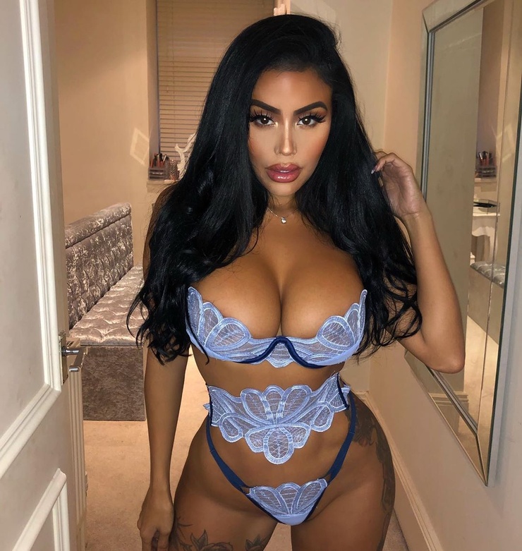 Chloe Saxon