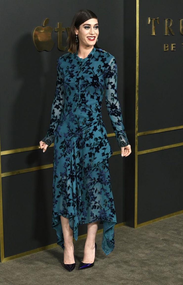 Lizzy Caplan Lizzy Caplan