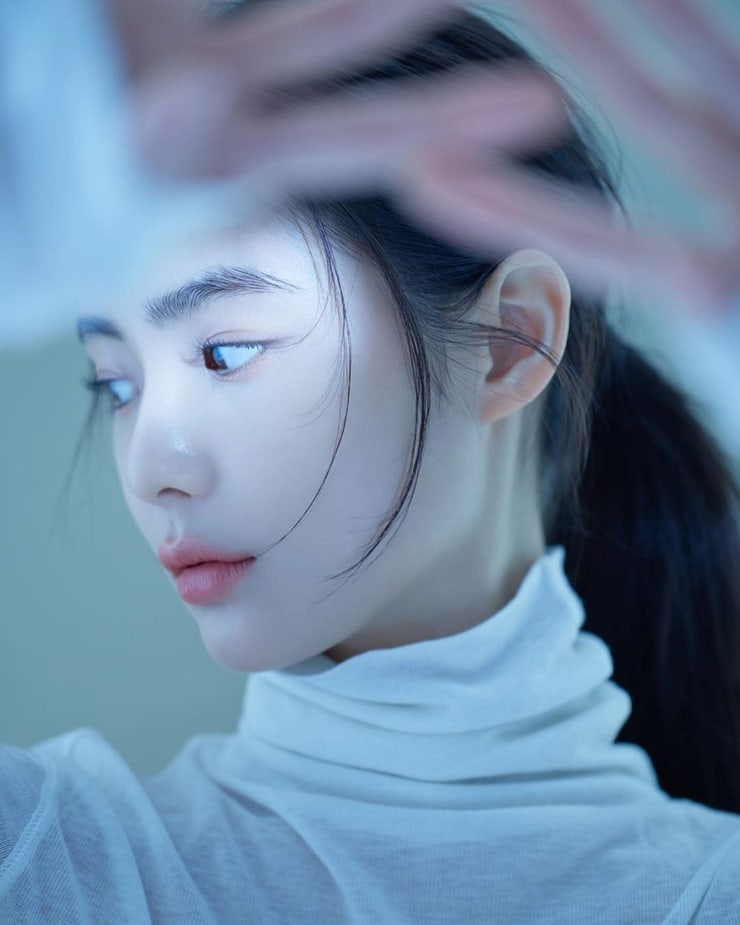 Suzu Hong Suzu Hong