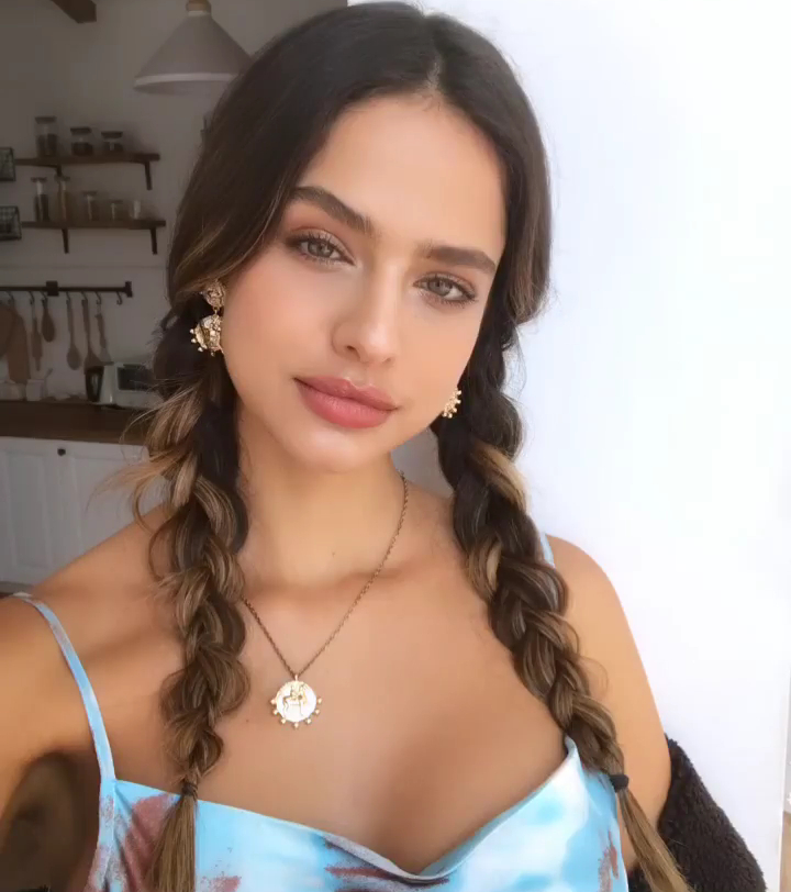 Alyne Lira Alyne Lira