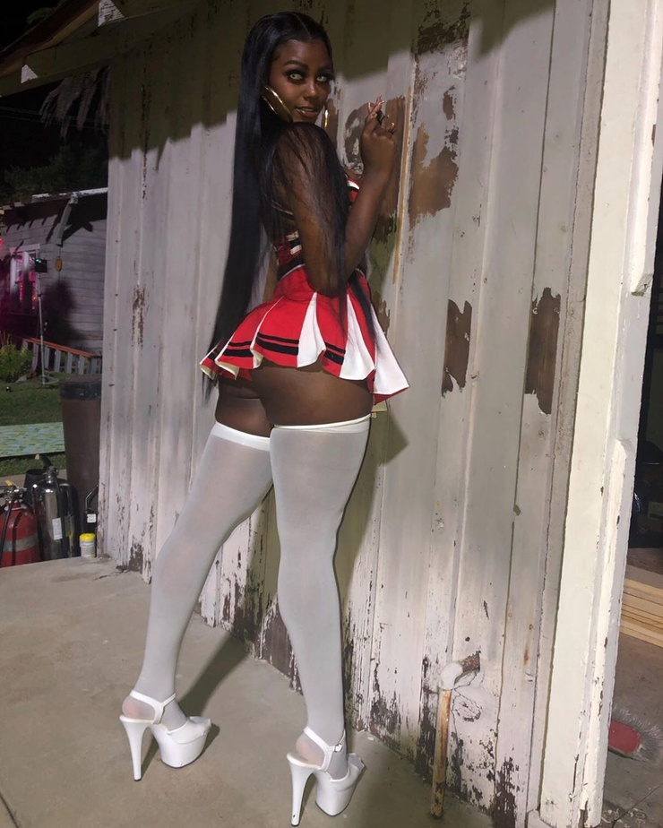 Miniskirt sissy ebony freckles
