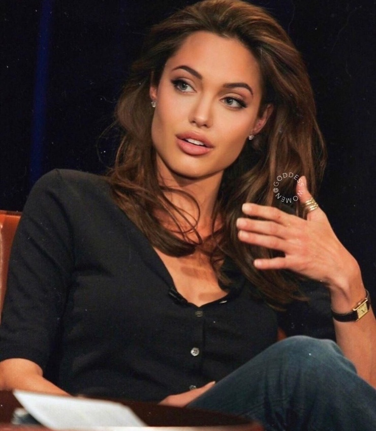 Angelina Jolie Angelina Jolie