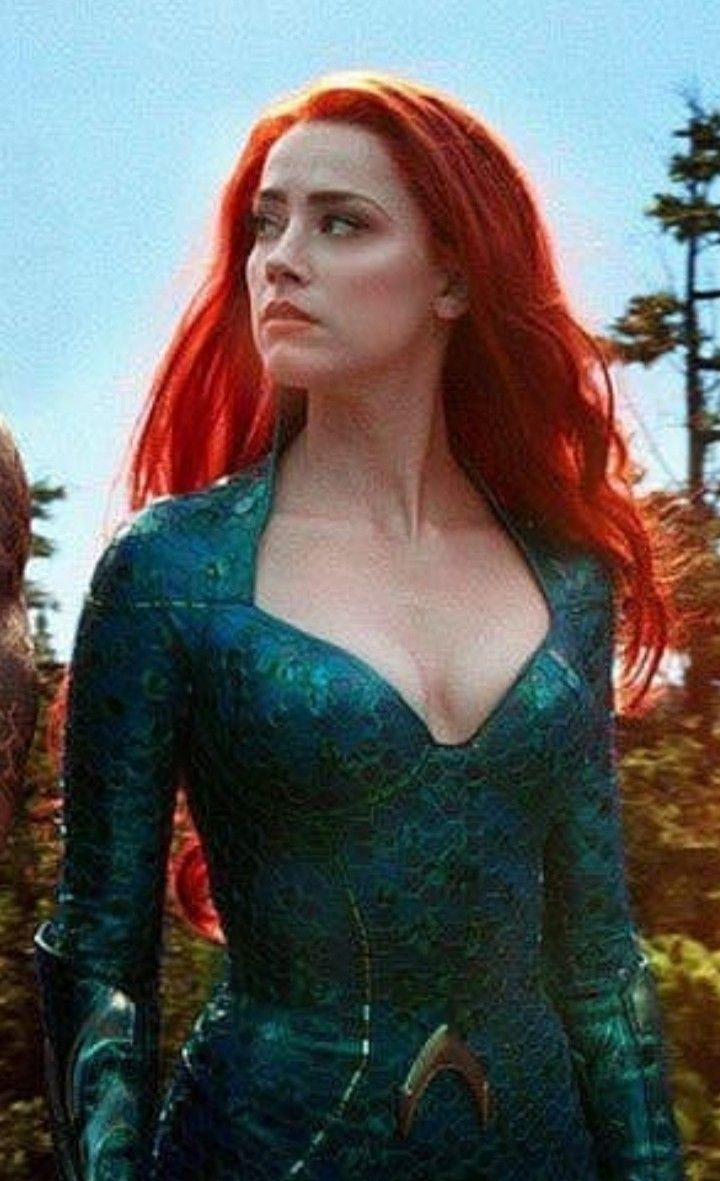 Mera (Amber Heard)