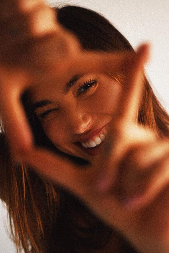 Alexis Ren