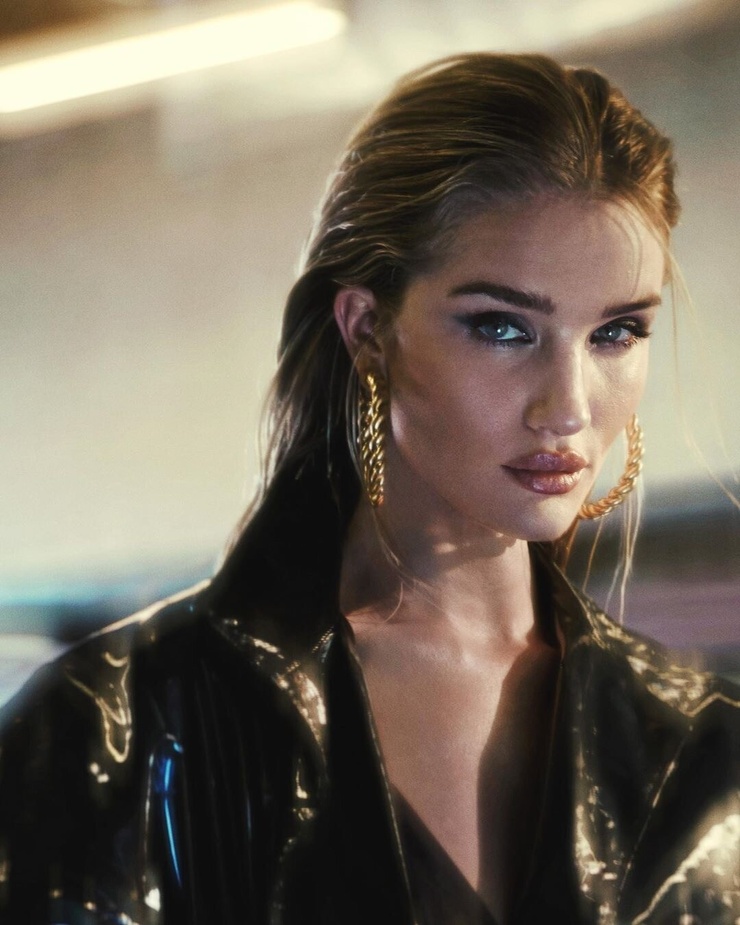 Rosie Huntington-Whiteley Rosie Huntington-Whiteley