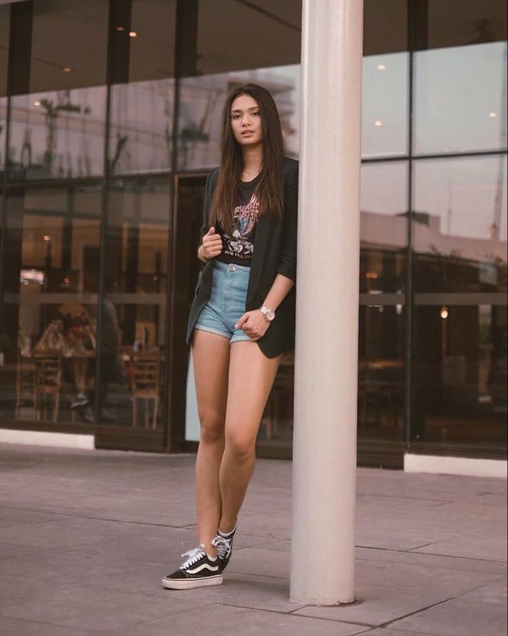 Klea Pineda