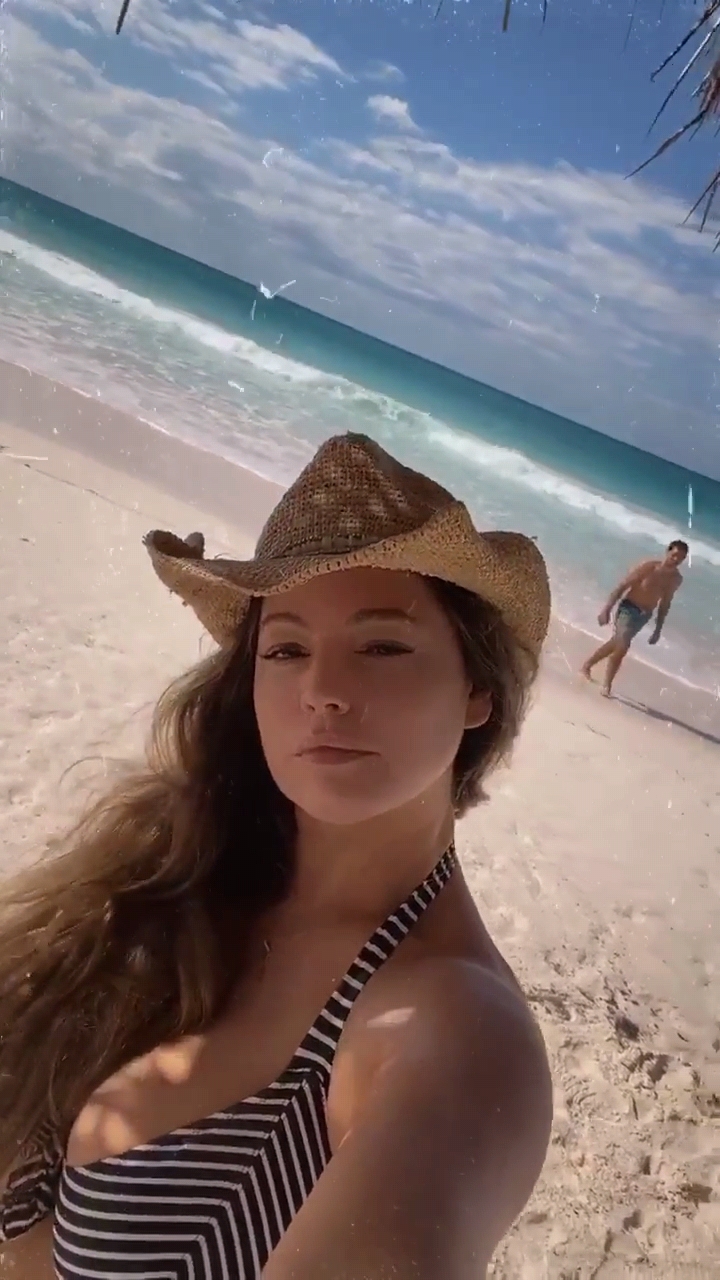 Kelly Brook