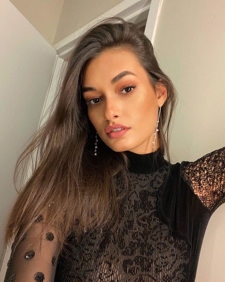 Gizele Oliveira Gizele Oliveira