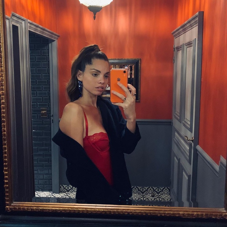 Yoli Lara