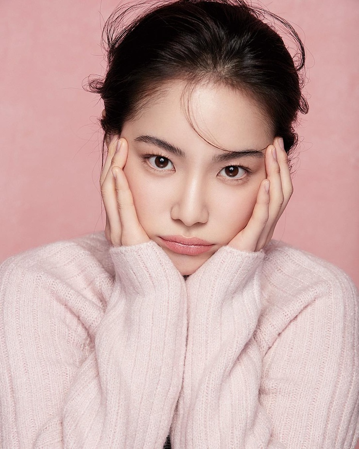 Suzu Hong
