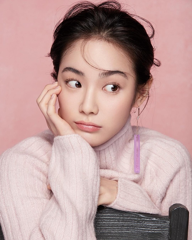 Suzu Hong