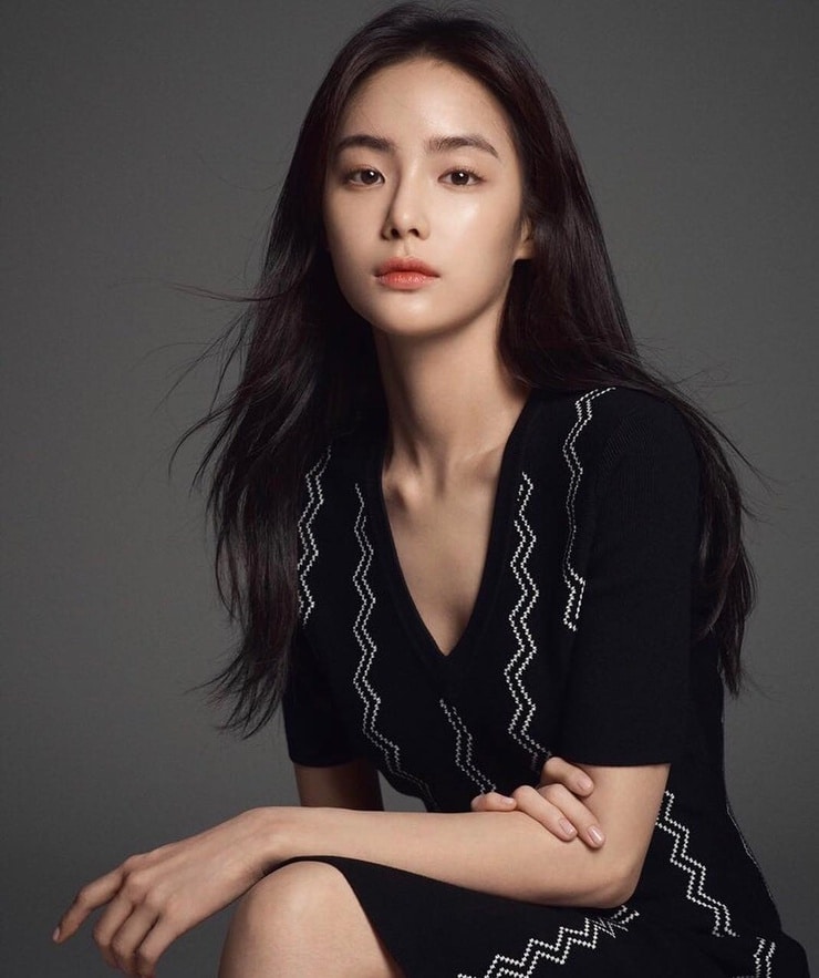 Suzu Hong Suzu Hong