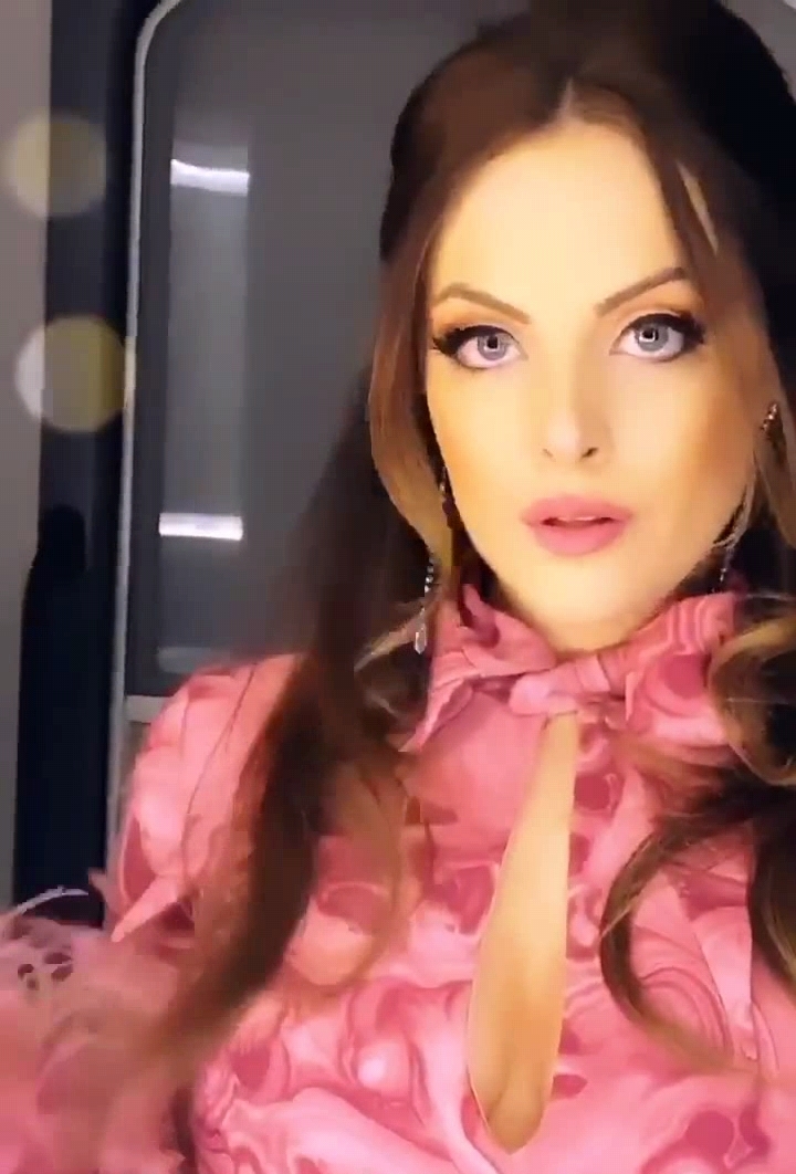 Elizabeth Gillies