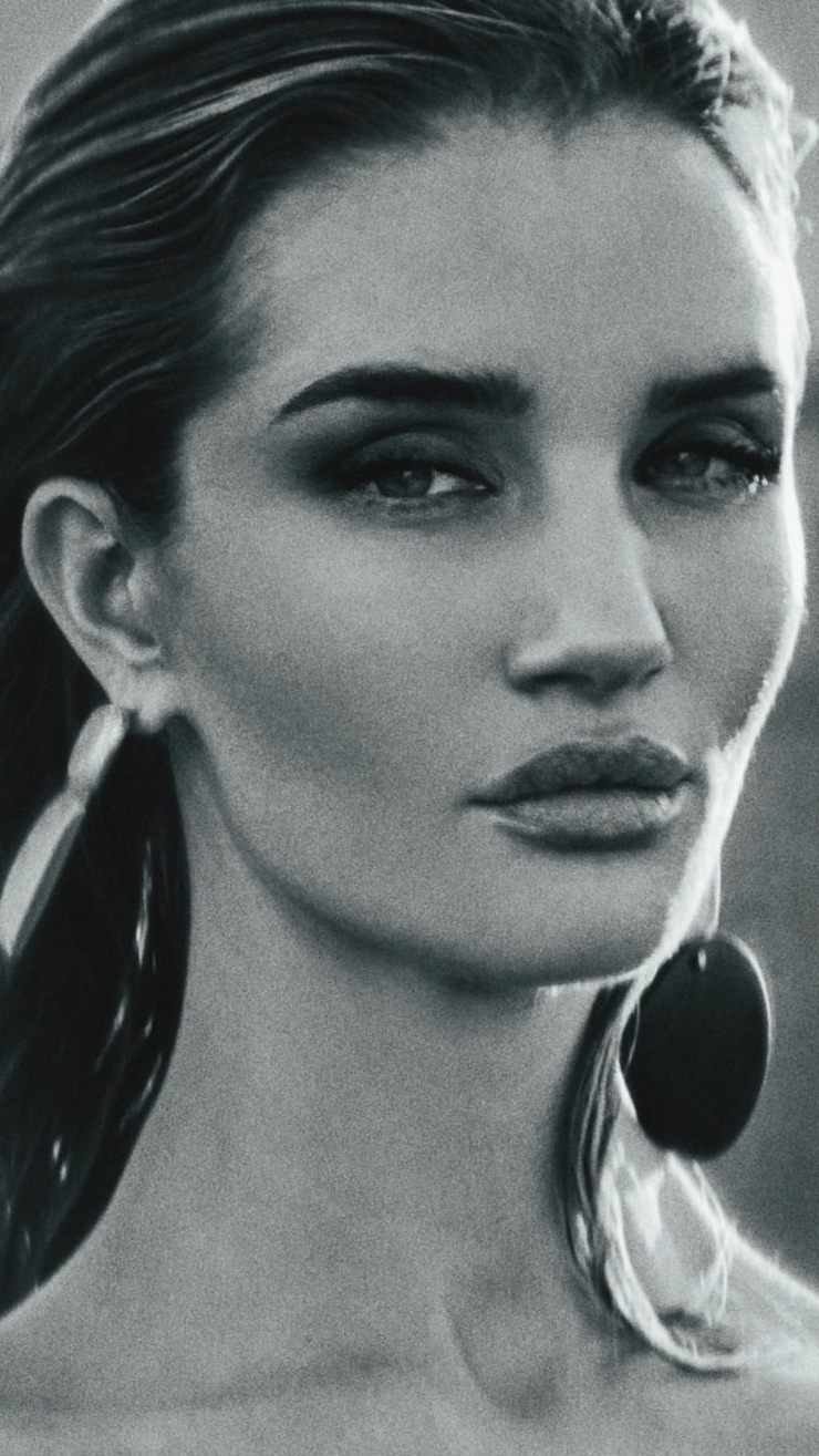 Rosie Huntington-Whiteley Rosie Huntington-Whiteley