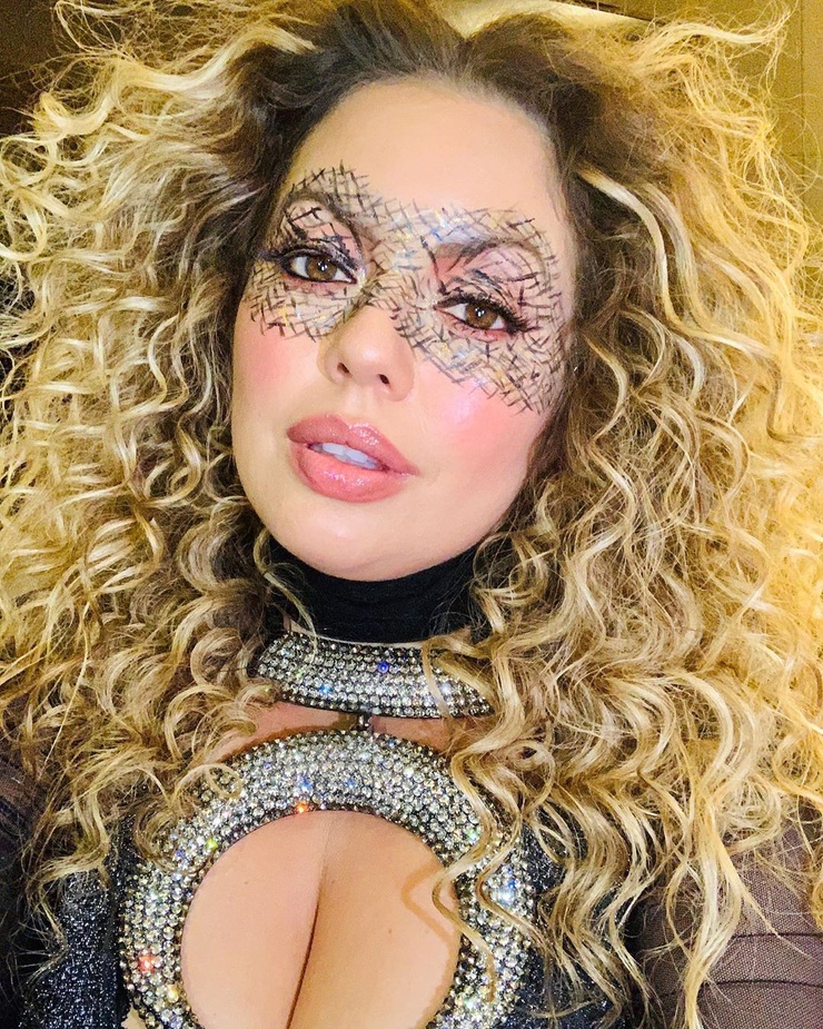 Fluvia Lacerda