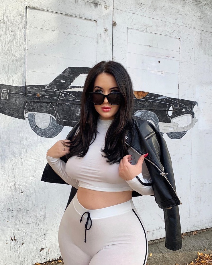 Holly Luyah