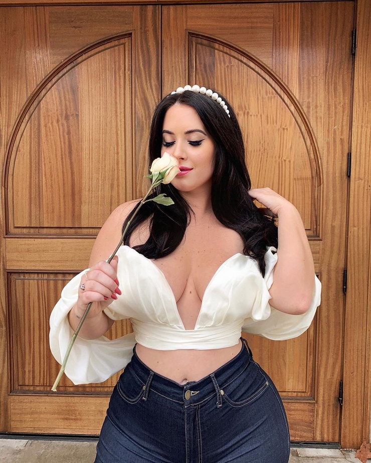 Holly Luyah Holly Luyah