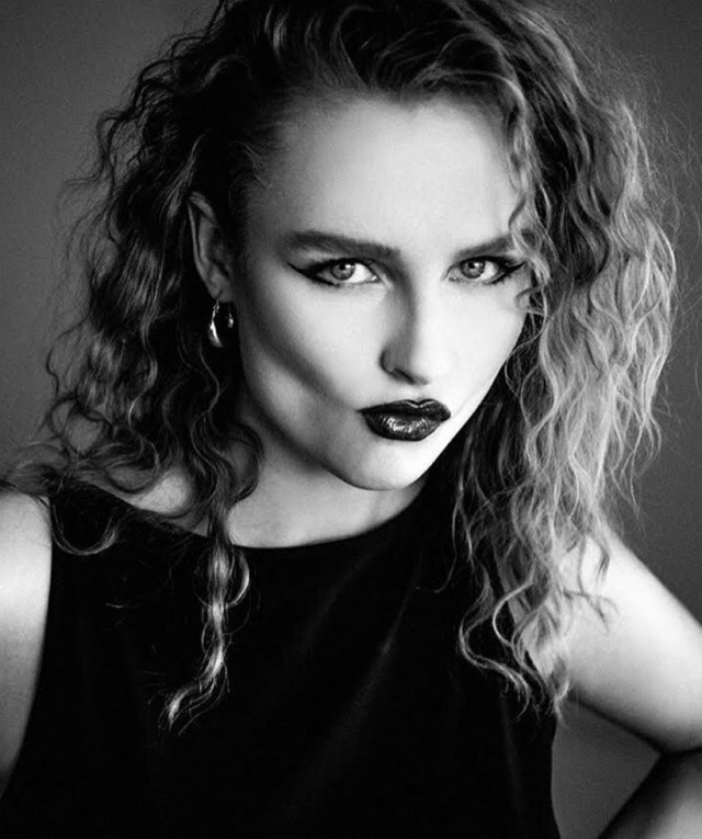 Olivia DeJonge Olivia DeJonge