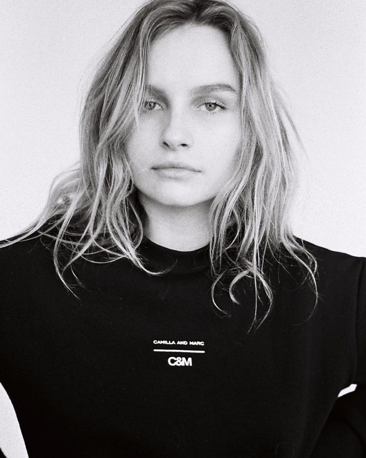 Olivia DeJonge Olivia DeJonge