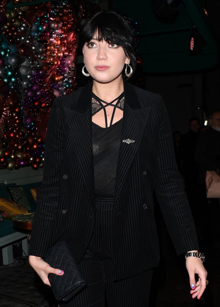 Daisy Lowe