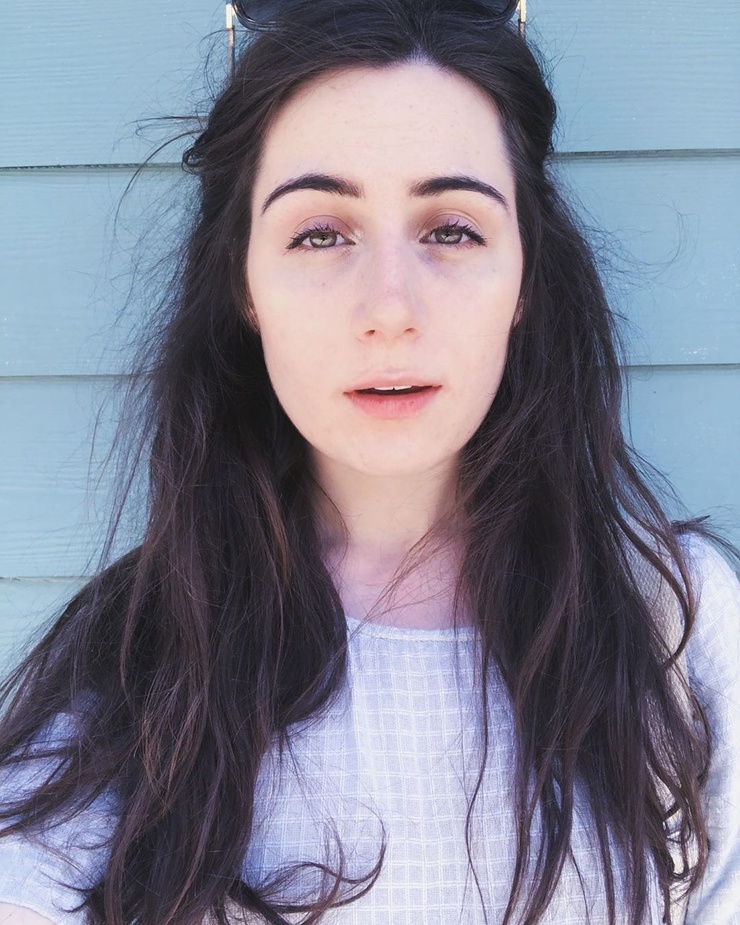 Dodie Clark