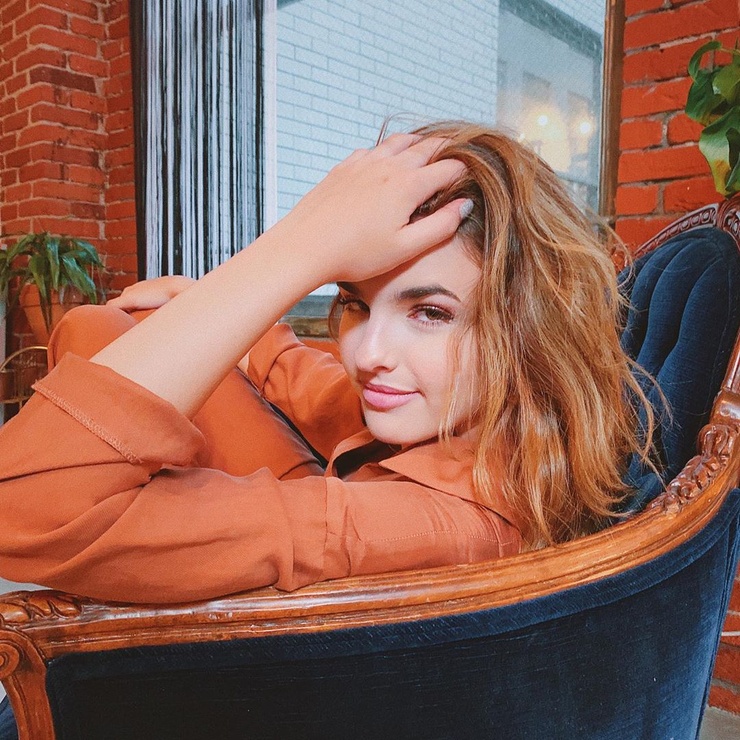 Jenna Raine Simmons Jenna Raine Simmons
