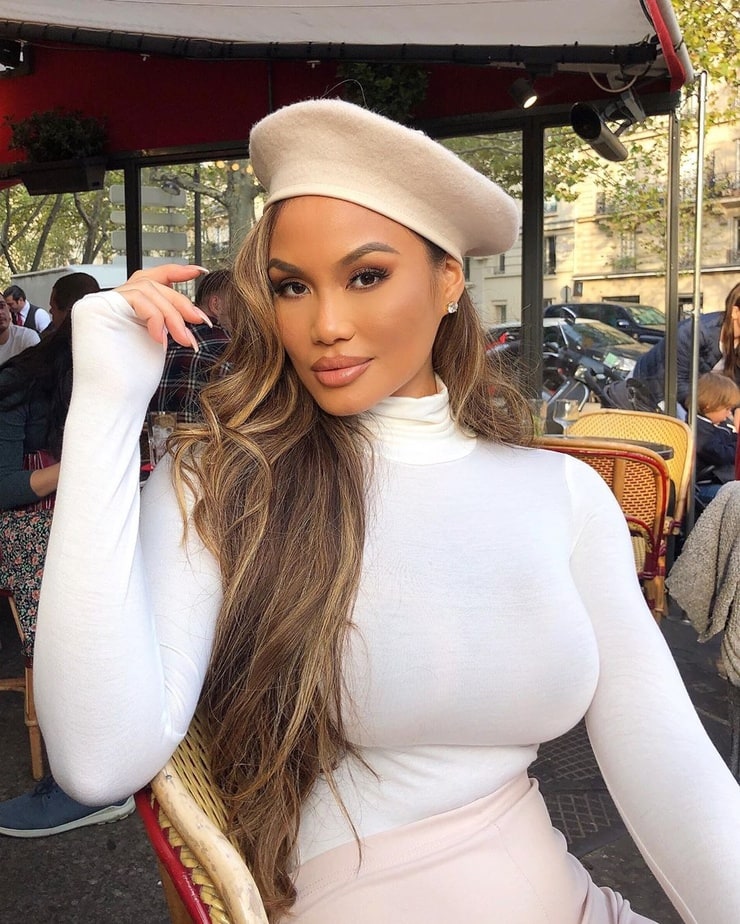 Picture Of Daphne Joy