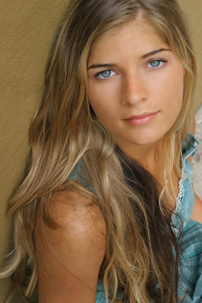 Alexandra Lee Alexandra Lee