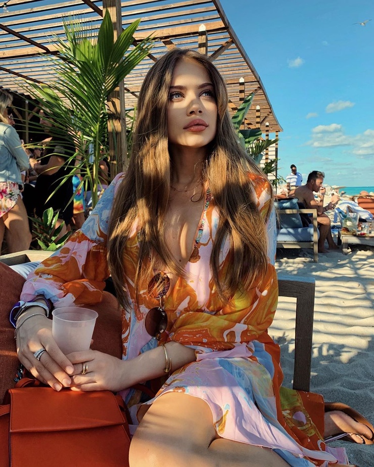 Xenia Tchoumitcheva Xenia Tchoumitcheva