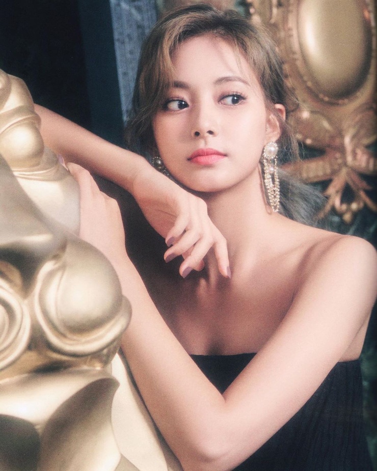 Chou Tzu-yu (Tzuyu) Chou Tzu-yu (Tzuyu)