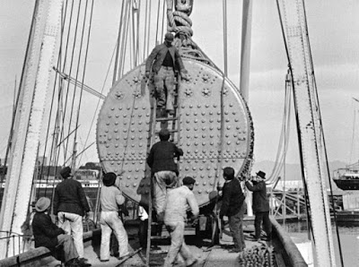Embarquement d'une chaudière