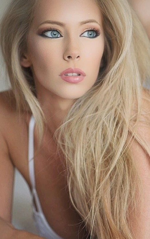 Amanda Taylor (Model)