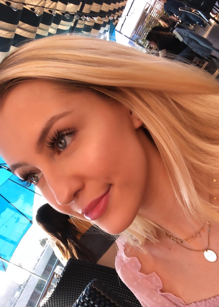 Ava Sambora