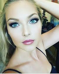 Ashley Smouter