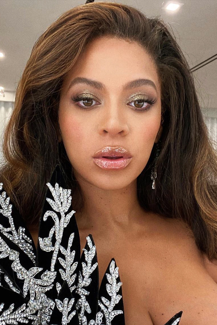 BeyoncÃ©: The Queen of Music - A Biography, Discography, and Latest News