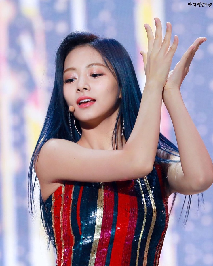 Chou Tzu-yu (Tzuyu) Chou Tzu-yu (Tzuyu)