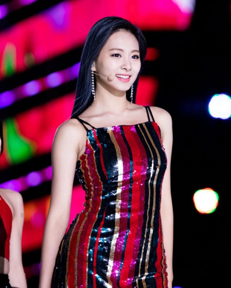 Chou Tzu-yu (Tzuyu) Chou Tzu-yu (Tzuyu)