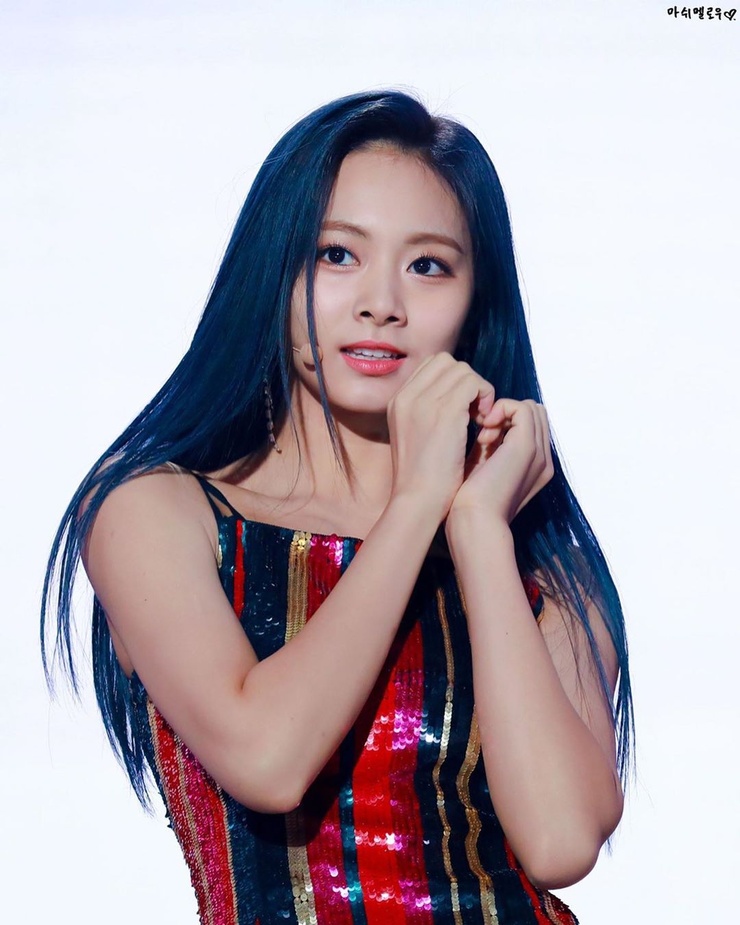 Chou Tzu-yu (Tzuyu) Chou Tzu-yu (Tzuyu)