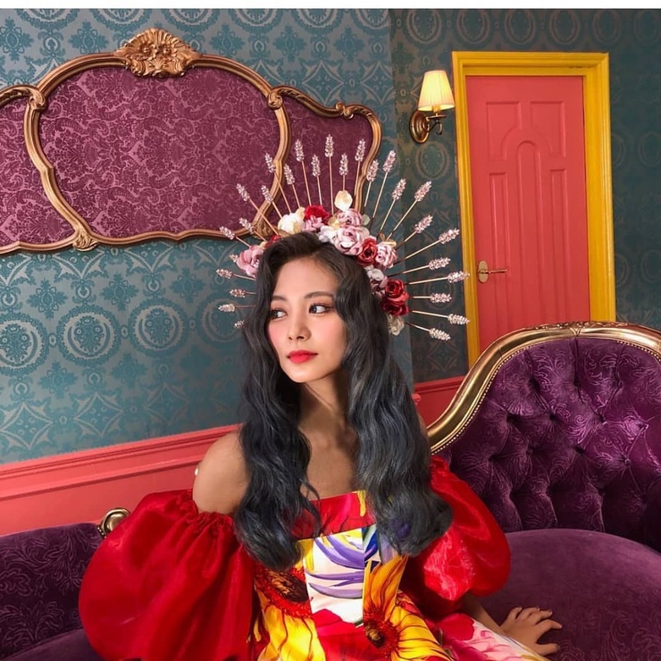 Chou Tzu-yu (Tzuyu) Chou Tzu-yu (Tzuyu)