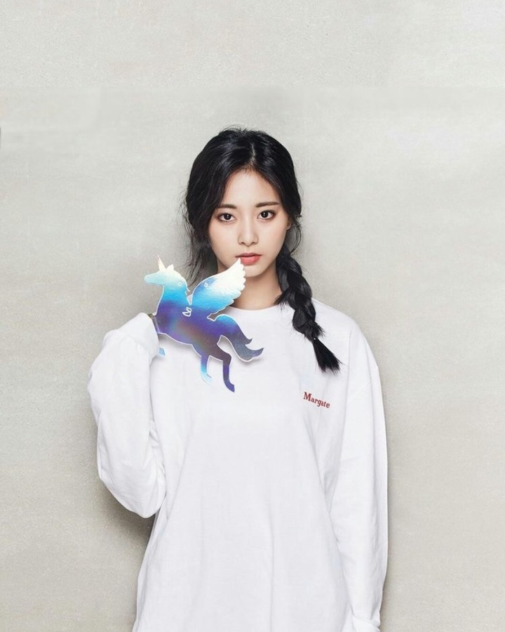 Chou Tzu-yu (Tzuyu) Chou Tzu-yu (Tzuyu)