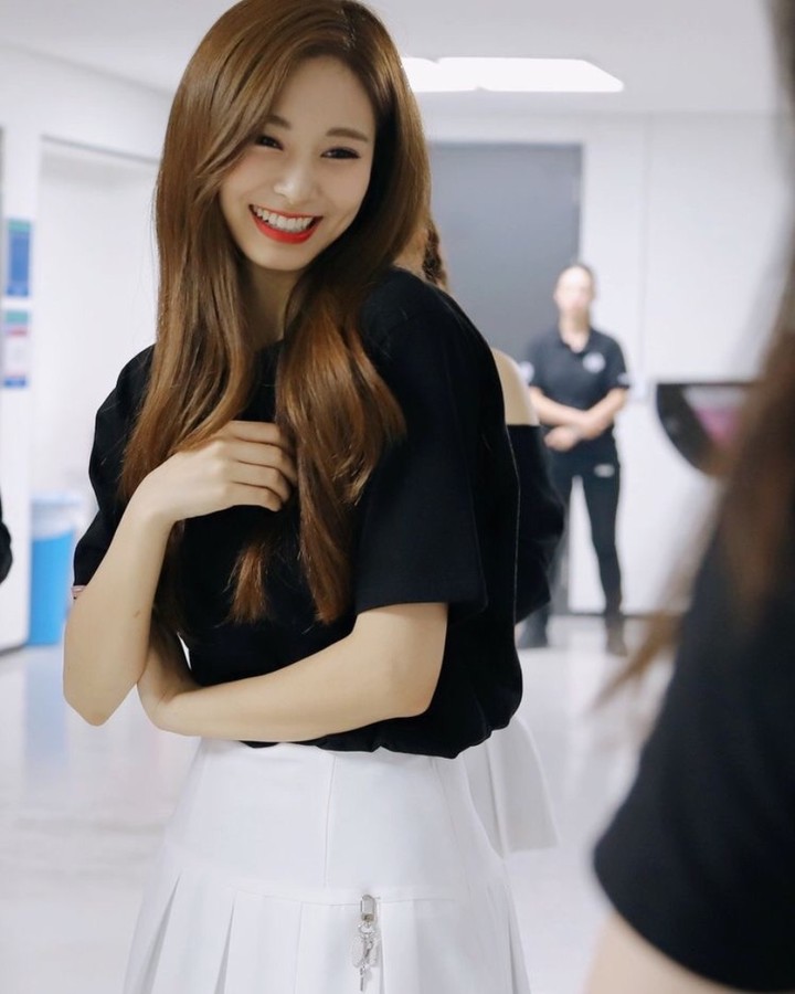 Chou Tzu-yu (Tzuyu) Chou Tzu-yu (Tzuyu)