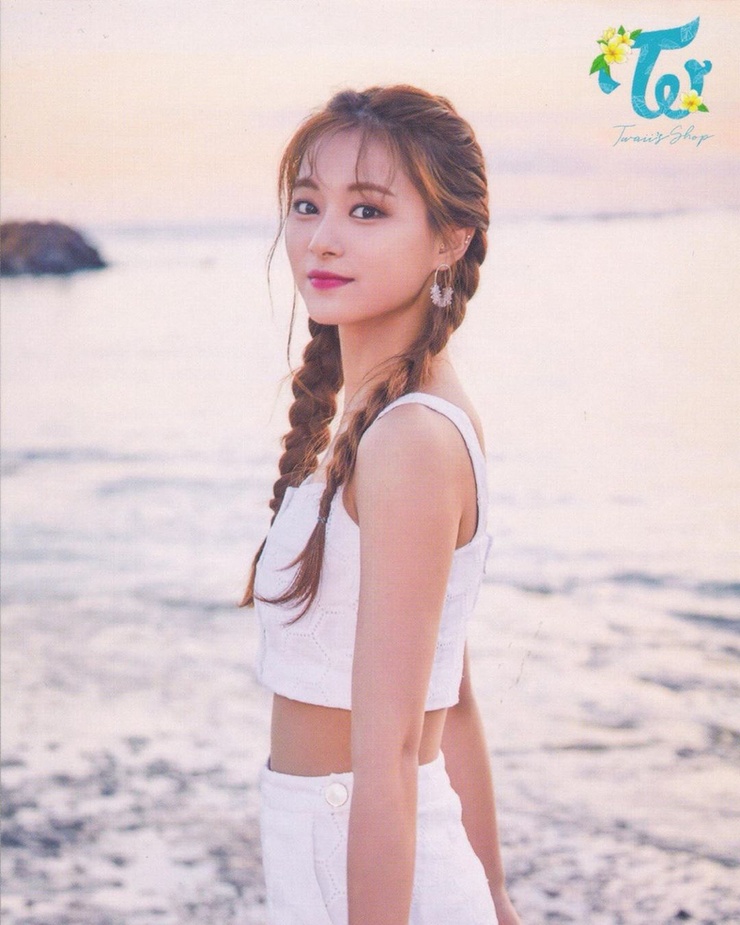 Chou Tzu-yu (Tzuyu)