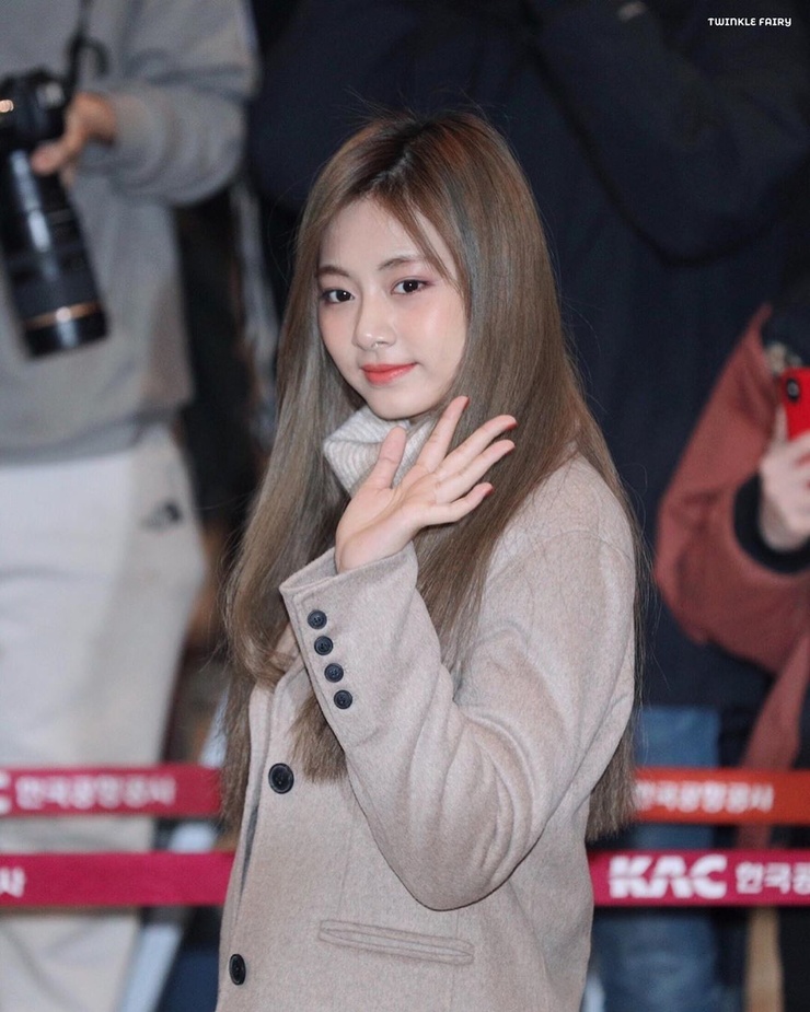 Chou Tzu-yu (Tzuyu) Chou Tzu-yu (Tzuyu)