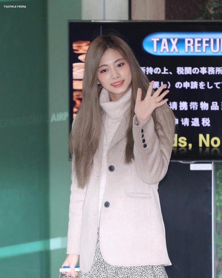 Chou Tzu-yu (Tzuyu) Chou Tzu-yu (Tzuyu)