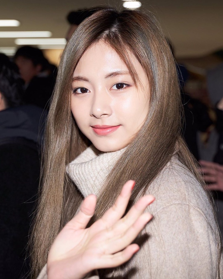 Chou Tzu-yu (Tzuyu) Chou Tzu-yu (Tzuyu)