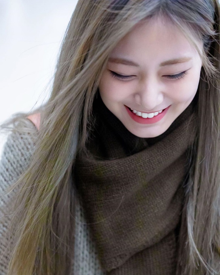 Chou Tzu-yu (Tzuyu) Chou Tzu-yu (Tzuyu)