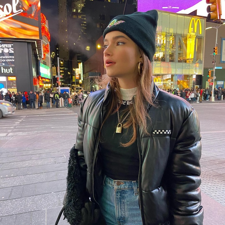 alexis jayde burnett